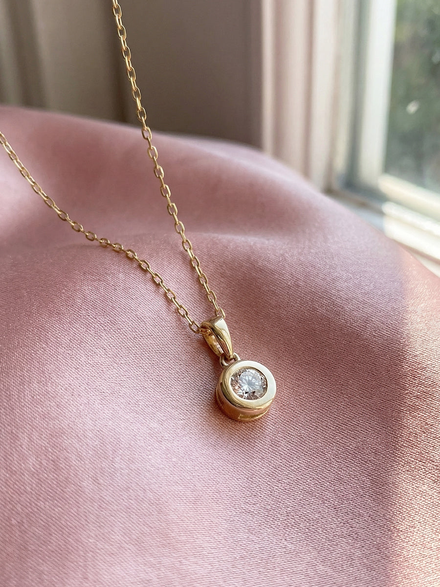Soleste Gold Pendant
