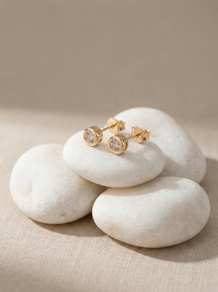 Lucente Gold Studs