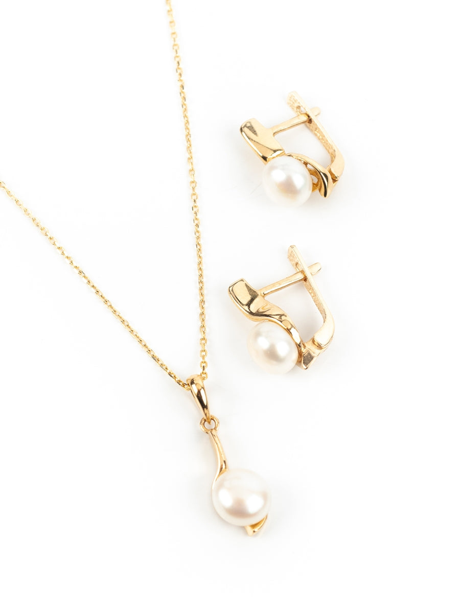 Claire Gold Pearl Earrings