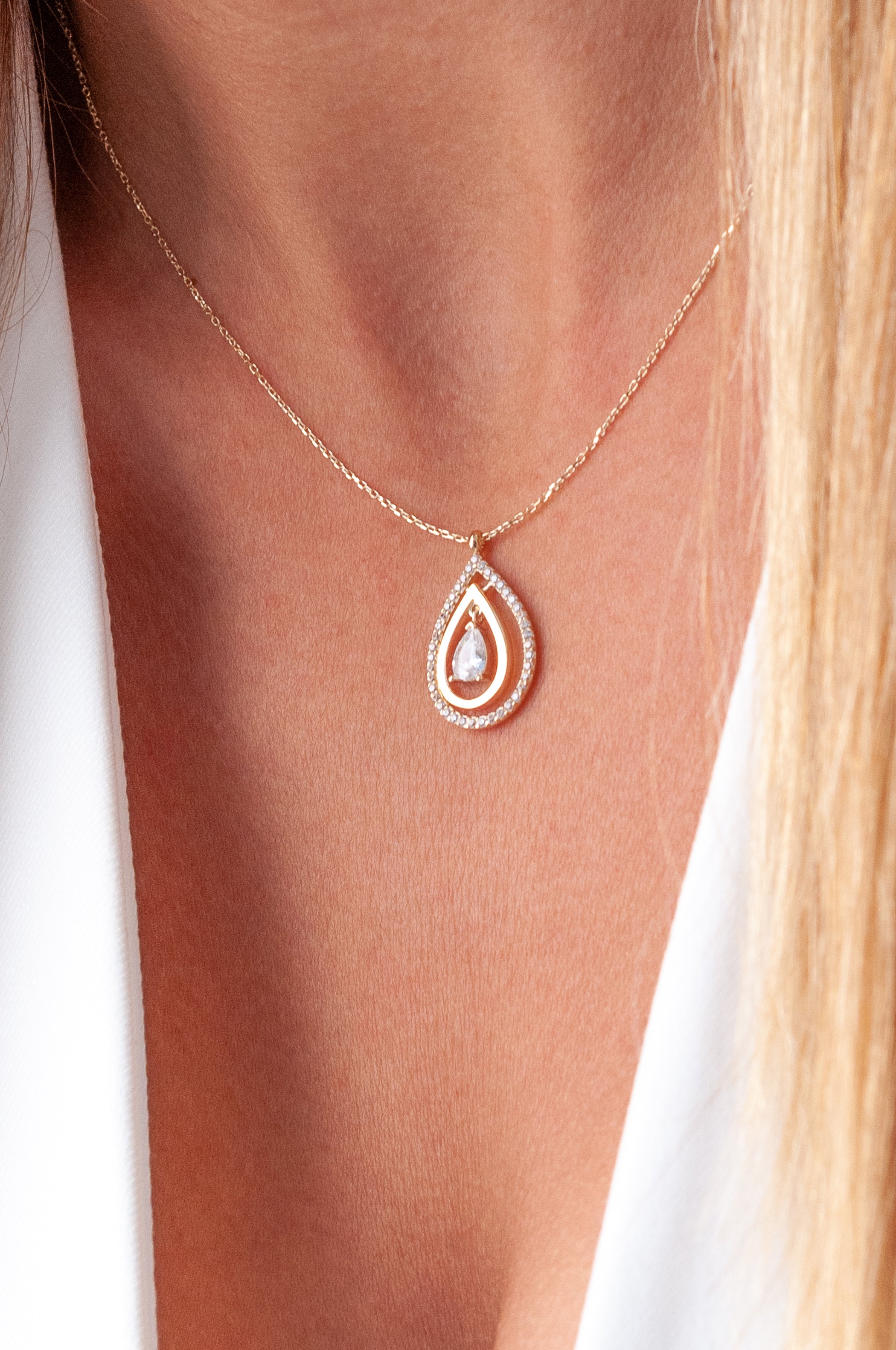Nero Drop Gold Necklace