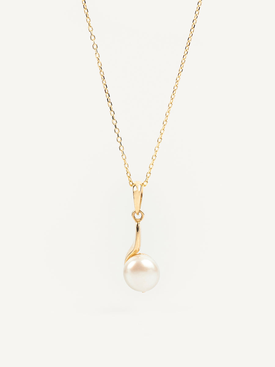 Claire Pearl Necklace
