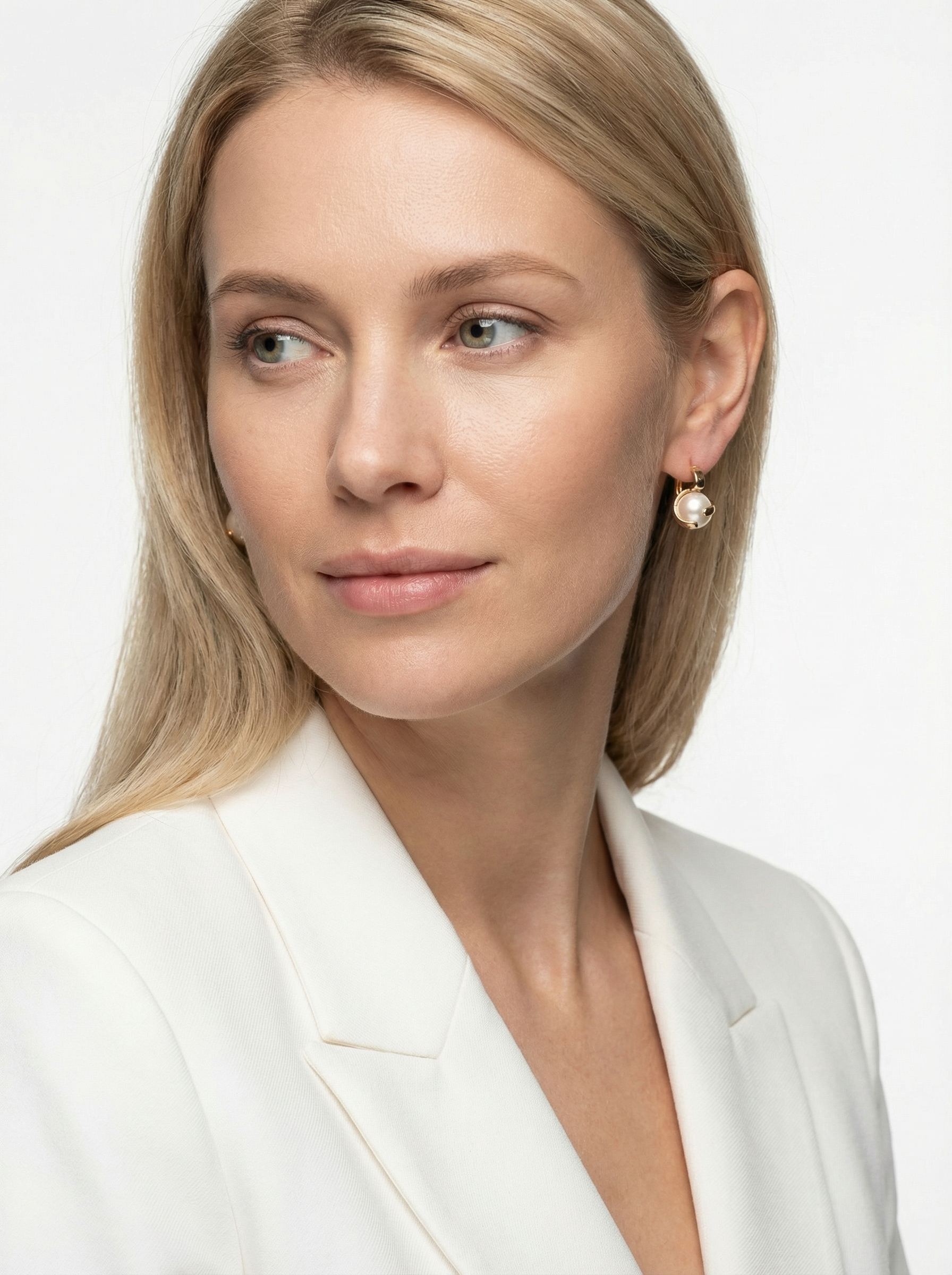 Isla Gold Pearl Earrings