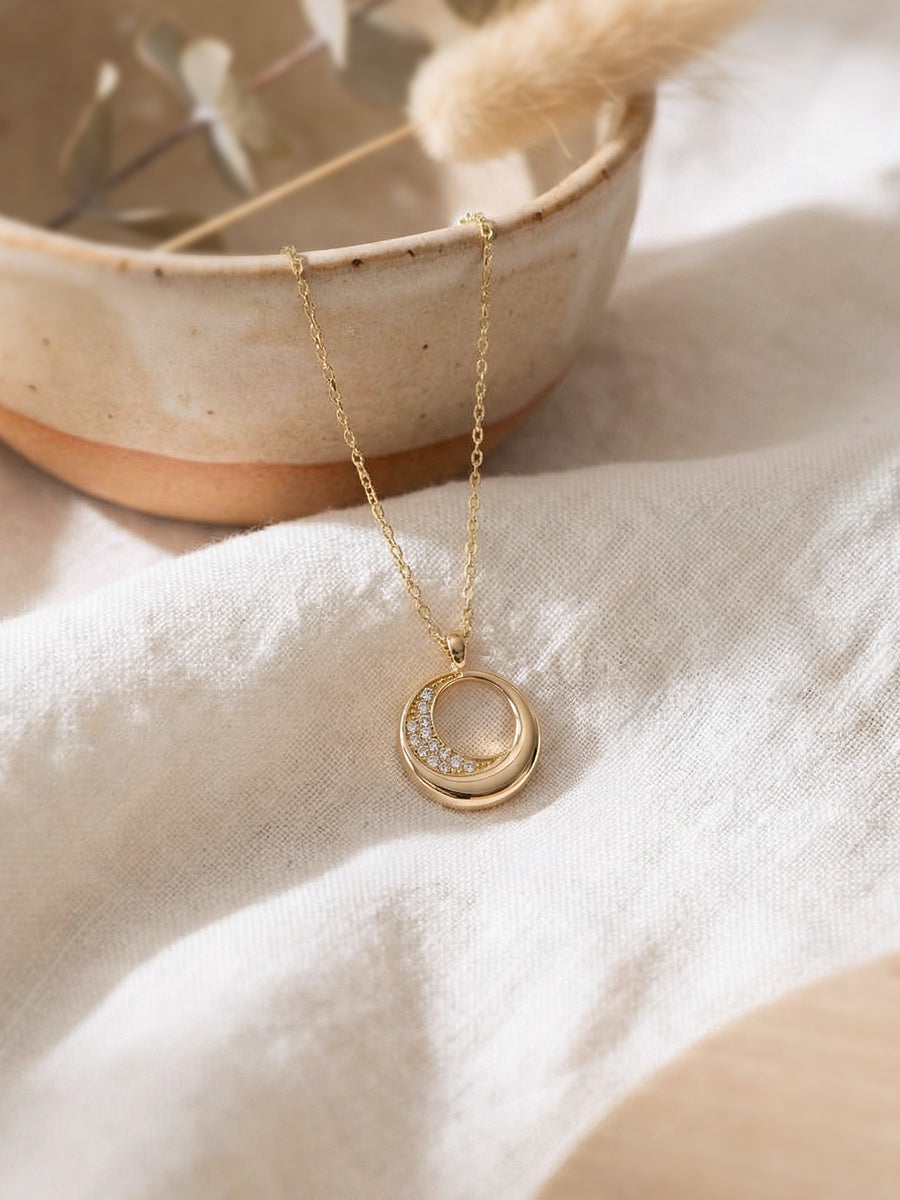 Luna Glow Gold Necklace