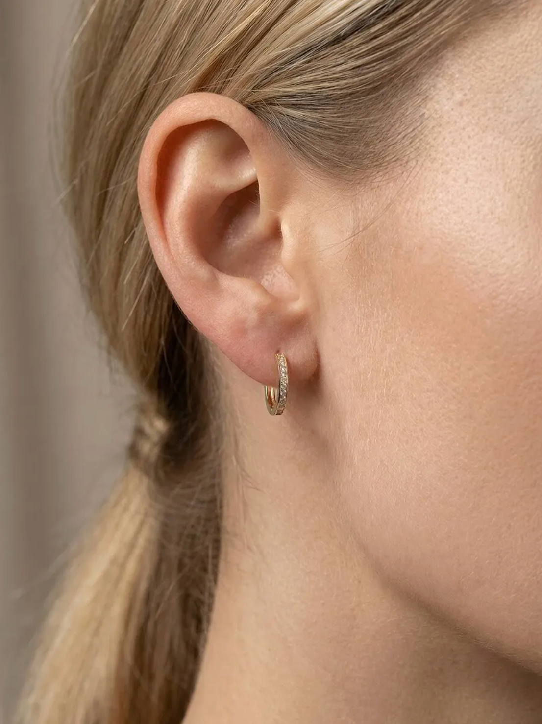 Aeterna Radiance Gold Hoops