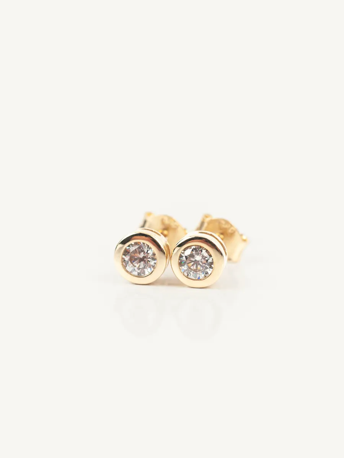 Lucente Gold Studs