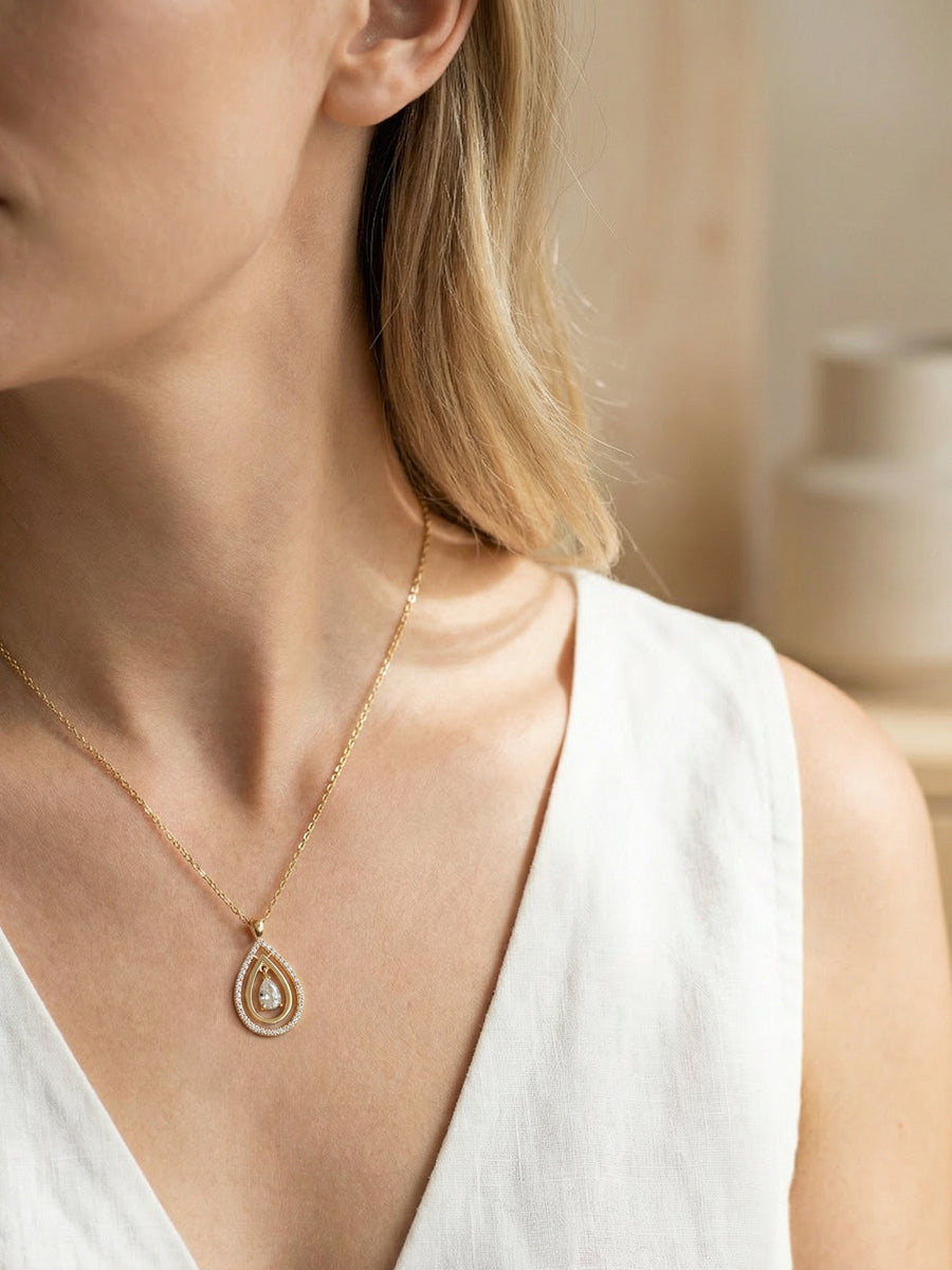 Nero Drop Gold Necklace