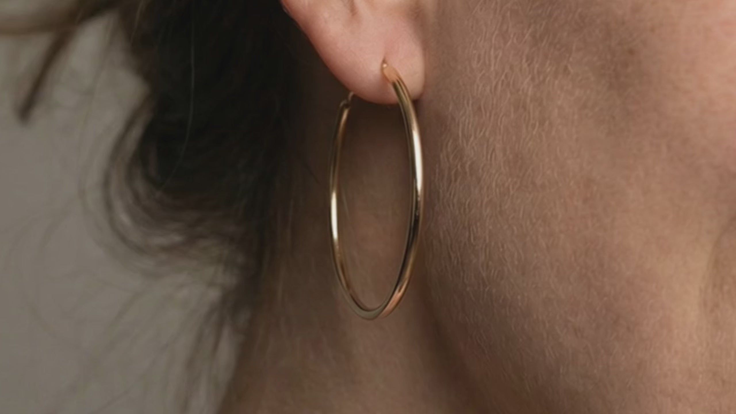Victoria Gold Hoops