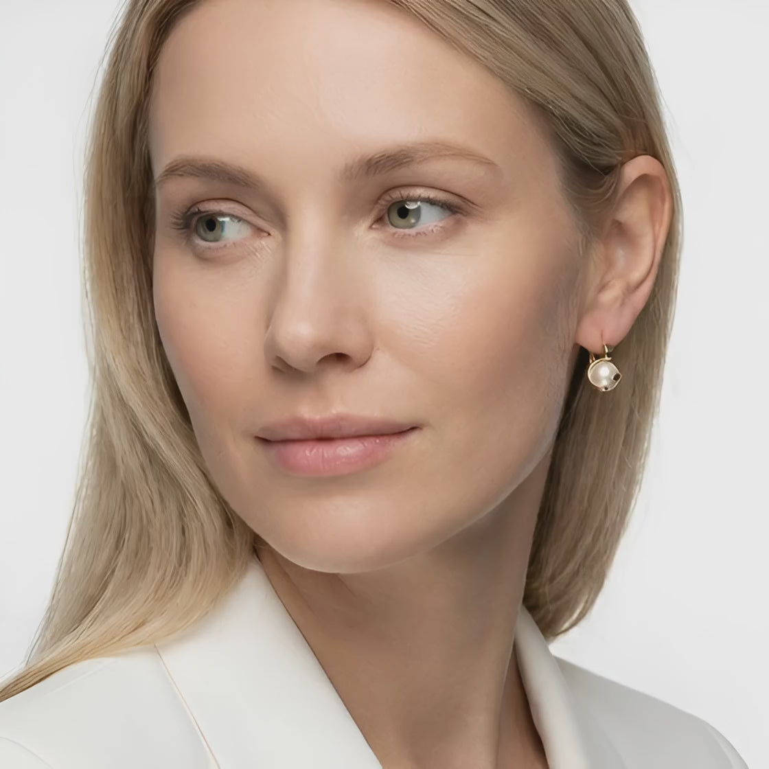 Isla Gold Pearl Earrings