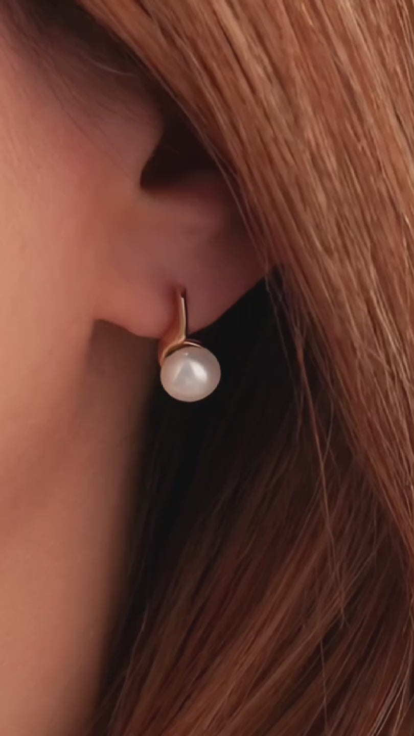Claire Gold Pearl Earrings